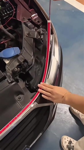 Dynamic LED Hood Light Strip for Cars