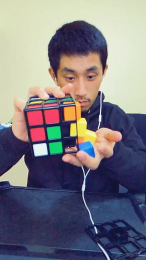 anyone seen this before? 😂 #rubikscage #ad #sponsored @rubiksofficial #rubikscube #speedcubing #rubiks #letsplay #adventureeveryturn