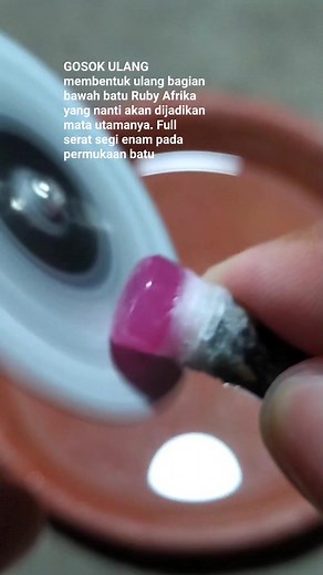 Berserat segi enam full pada permukaan batu Ruby | Andy Syukur Gemstone