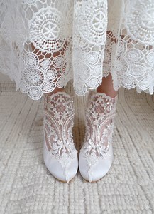Shoes for Bride With Low Block Heels, Ivory Lace Bridal Boots - Etsy