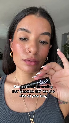 Recipe for the perfect “popsicle lips” 🍒 #liphack #popsiclelips #saiebeauty