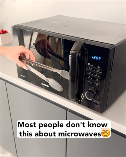 Mantén la puerta de tu microondas cerrada con este truco💯