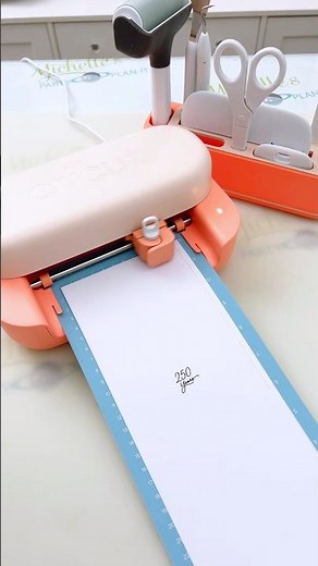 My first card with the Cricut Joy 2...✅ Cuts✅ Writes✅ Scores 🙌🏼🇺🇸