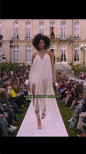 Imaan Hammam Runway Aura at Jacquemus SS19