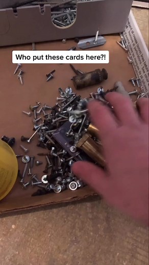 #asmr #satisfying #asmrsounds #satisfyingvideo #cardtricks #cardistry