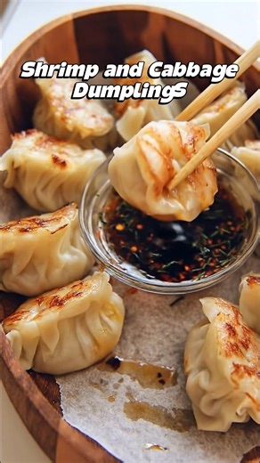 🦐🥬 Shrimp and Cabbage Dumplings (Pan-Fried Potstickers) Juicy shrimp, tender cabbage, and savory seasonings wrapped in delicate dumpling skins crispy on the bottom, soft and juicy inside. Perfect as an appetizer or light meal! 🛒 Ingredients (Makes about 25–30 dumplings) For the Filling: 1 lb (450g) raw shrimp, peeled, deveined, finely chopped 1 ½ cups green cabbage, very finely chopped 2 green onions, finely sliced 2 cloves garlic, minced 1 teaspoon fresh grated ginger 1 tablespoon soy sauce 