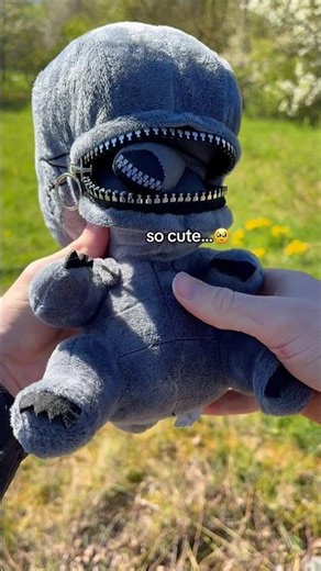 Cutest sleep paralysis demon or the ultimate movie plush? You decide🤐#alien #plushies #gifts #cute