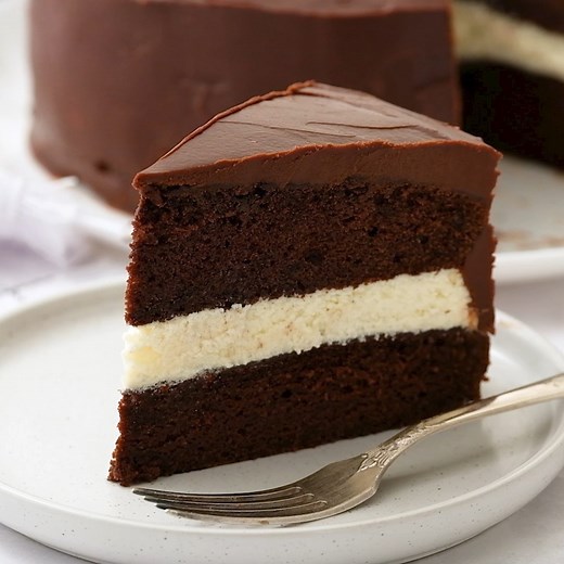 DING DONG CAKE! Recipe: https://princesspinkygirl.com/ding-dong-cake/ | Princess Pinky Girl