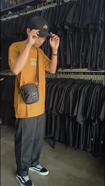 New topi polo mini Slingbag #fiveprojectco #fiveproject .co#clothing #localbrand