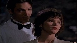 Watch Sliders Season 1 Episode 10 - Luck Of The Draw