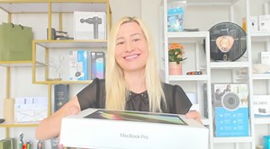 Watch Macbook Pro 13" M1 Chip Unboxing on Amazon Live