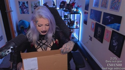 SCREAM QUEEN IS BACK | !youtube| !socials | !instagram | !wishlist