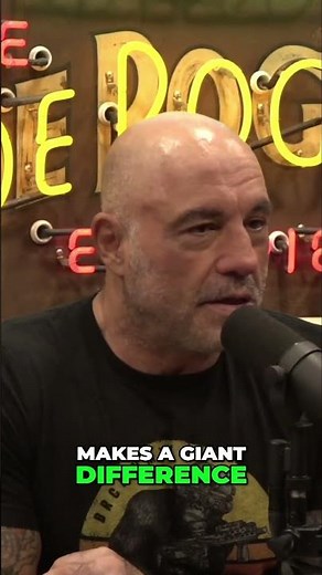 Joe Rogan’s Vision Secret: Red Light Therapy REVOLUTION! 👀🔥
