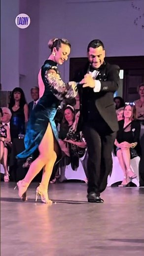 Martina Waldman & Alexander Moncada Rojas tango to “Campo Afuera” (1/13)