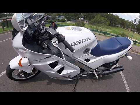 Honda VFR750 - Walk around, ride, and sound!