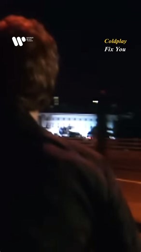 2.9K views · 52 reactions | ✨ 20 年前，Coldplay 用〈Fix You〉寫下最經典的療癒旋律 無論你是哭過、笑過、失眠過，這首歌總能把我們慢慢修補回來  副歌響起，都像一束光，照進黑暗的心底 陪伴最需要的時刻 ️ 20 年了，依舊是不可缺少的存在   Coldplay #Coldplay #FixYou #酷玩樂團 #療癒金曲 | Warner Music Taiwan - 西洋 | Facebook