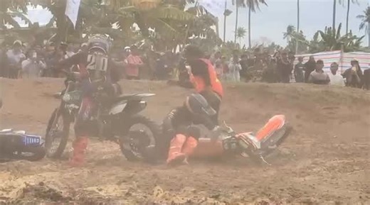 GRASSTRACK ID on Instagram: "Kejamnya R1 @mshotelracingteam Grasstrack Open Tournament 2025 Kab. Pinrang - Sulsel. 📸 @aldyal__13"