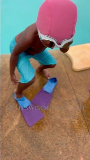 4 & 5 age kids Swimming fins #swimmingcourse #swimming #swimmingtechnique #ajithswimmingcoach