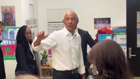 Obama, Mamdani perform 'Wheels on the Bus' at Bronx childcare center