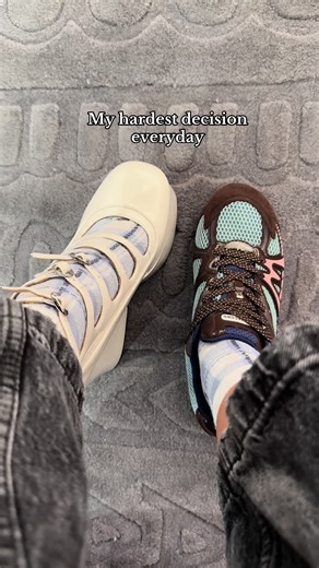 I either dress like Paris Hilton or Adam Sandler 🤷🏻‍♀️🖤. #marcjacobs #kikiboot #72springsneaker #viral #shoes @marcjacobs @Brickell City Centre