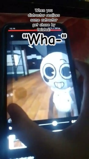 Brightney gets Chased (Sound effect: @HeroHayden47) #dandysworld #roblox #looey #brightney