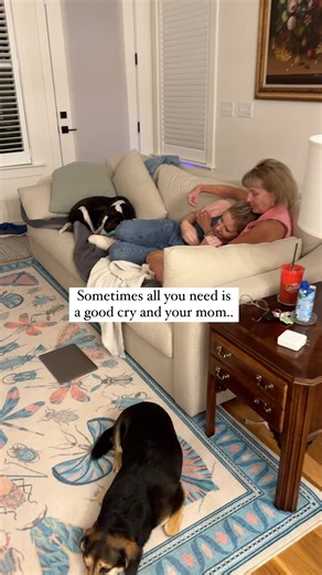 123K views · 1.6K reactions | 32 years old and still cries with mom....