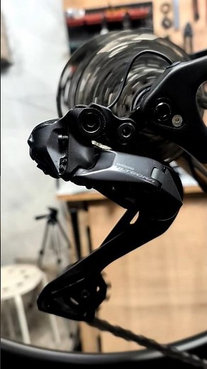 Shimano Di2 — Quick Update Tutorial ⚡📲 #ShimanoDi2 #Di2Update #BikeTech #CyclingTips #RoadBike