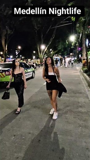 Medellín Nightlife in Parque Lleras after Midnight # #medellin # #parquelleras #nightlife