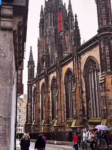 Exploring Edinburgh: A Comprehensive Travel Guide