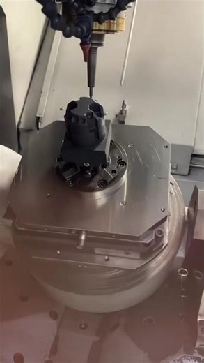 Graphit fräsen, 5-Achs Ebenenschlichten. Programmiert mit VISI CAD CAM 😁 💪