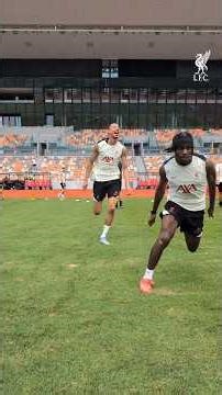 Hugo Ekitike's first training session ✅