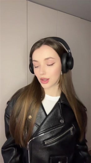 alinka🍑 (@alinka.peachy)’s videos with original sound - 𝐿ina