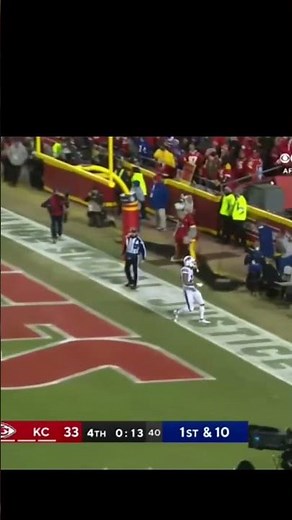 Everybody gangsta till Mahomes do that zesty walk 😈