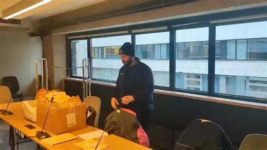 🔥La Poste épinglée par l’inspection du Travail : elle met les facteurs et factrices en galère en ne mesurant pas la charge de travail ! Toutes les réorgs passées en CSE depuis un an sont hors Code du Travail !🔥 Il y a à peine deux à trois ans, pour tenter d’échapper aux condamnations des tribunaux et aux expertises votées dans les chsct ou Sud 92 était majoritaire, La Poste fournissait littéralement des charrettes de documents ! Maintenant que la majorité du CSE laisse faire, La Poste se croit