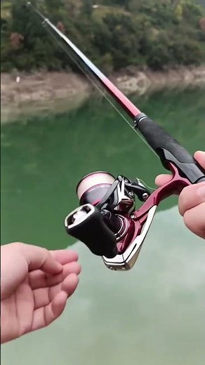 How to cast a float for a long distance? Float casting techniques with a surf rod –