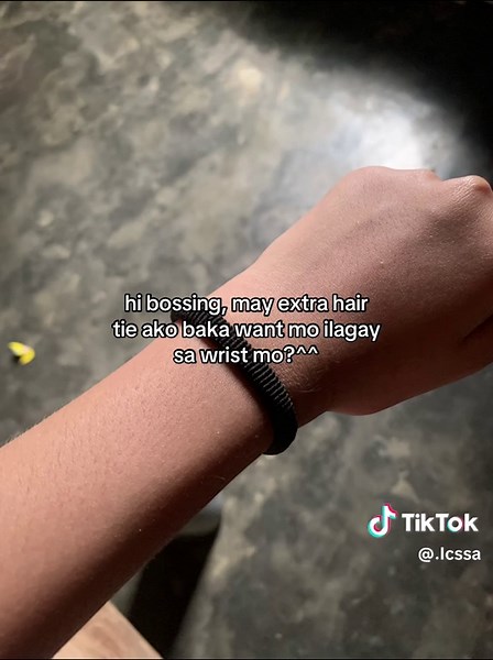 Creative Ways to Wear a Hair Tie on Your Wrist