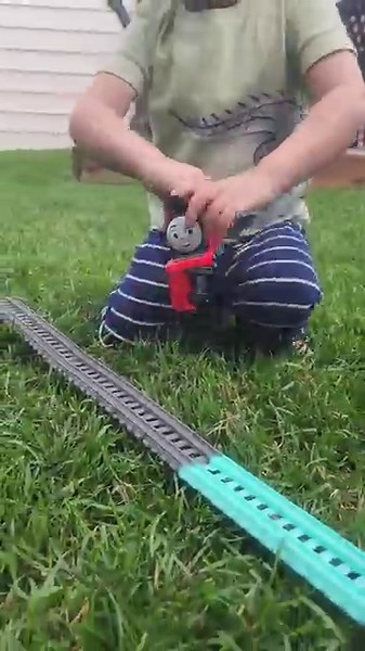 Motorized James: Fun Trackmaster Play in the Backyard! #thomas #trains