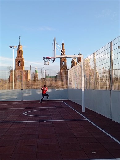 Step Back vs. Side Step in Basketball: Which is More Effective?