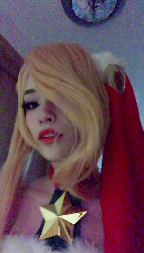 Emiru Jinx Cosplay - Stunning League of Legends Look