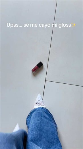 Inspo de Jimmy Choo! 🫣 Hay zapatos que simplemente son bonitos… y hay otros que cambian todo el outfit. ✨ Este par tiene ese equilibrio perfecto entre estilo, tendencia y personalidad, convirtiéndose en la pieza clave para elevar cualquier look. Perfectos para esos días donde quieres verte increíble sin esfuerzo, porque cuando llevas los zapatos correctos… todo se siente diferente. 👠 Encuéntralos en NK Collection💋 #moda #trendy #matagalpanicaragua🇳🇮