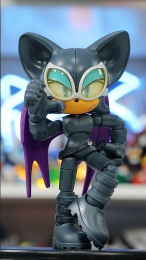Is this the best Rouge The Bat figure EVER?!