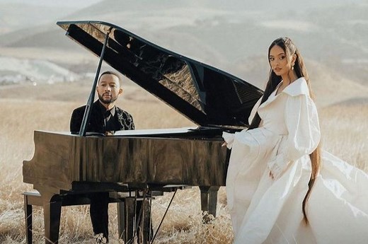 Lirik Lagu 'Minefields' Milik John Legend feat. Faouzia, dengan Terjemahan - Sonora.id