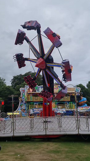 Gloucester Festival Fun Fair #funfair #funfairsuk #funfairuk #funfairrides #funfairontour #rides #ride #extreme #scream #fy #foryou #gloucester