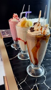 10K views · 72 reactions | جبت لكم الحل ديال ها الصهد 﫠#milkshake #dessert #banan #oreo #fruit #chocolates | Larbi Rhit | Facebook