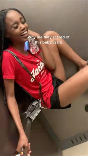 Terrified of pet Lizards 🤣🤣 #funny #fyp #prank #usa