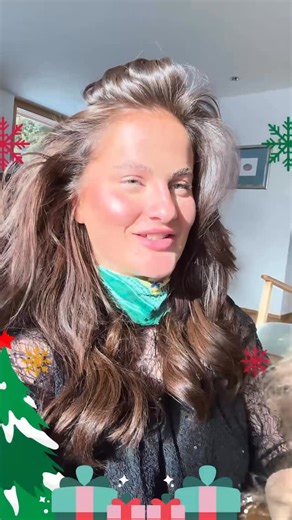 Amy Rose on Instagram: "AD/ Jullie weten inmiddels wel dat ik een familie mens ben en nu met Topbloemen kan ik mensen blijven verassen! Met de code TOPAMYROSE krijg je 3,50€ korting op jouw boeket! 💐🌺🌸🌷🌻🎄🎄🧑‍🎄🎅"