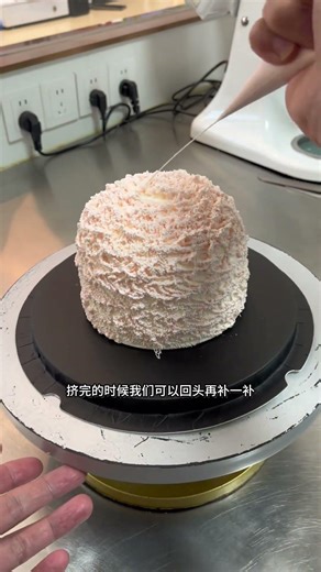 轻松蛋糕装饰，无需繁琐，只需一个裱花袋