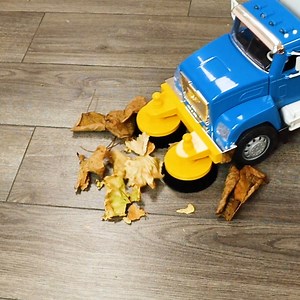 Watch Driven by Battat Electric Street Sweeper Toy Truck on Amazon Live