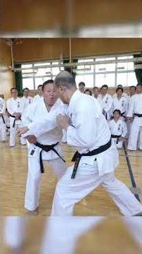 メリケンサックの相手を「間」で制す | 宇城空手(53) #karate #空手 #japanesemartialarts #shorts