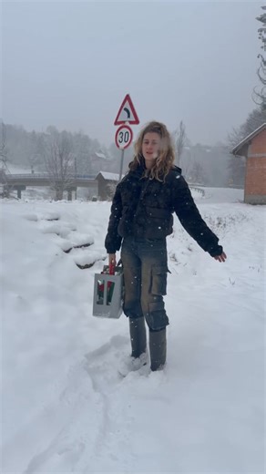 Ivana Pavić on Instagram: "🔥Besplatno školovanje uz korištenje HZZ vaučera (redovna cijena od 1.500 do 2.500 EUR) za dodatne bodove na EU natječajima 🔥 ❗️Popis dostupnih programa: - Program obrazovanja za stjecanje mikrokvalifikacije uzgoj goveda - Program obrazovanja za stjecanje mikrokvalifikacije ekološko pčelarenje - Program obrazovanja za stjecanje mikrokvalifikacije ekološka proizvodnja voća - Program obrazovanja za stjecanje mikrokvalifikacije gospodarenje na obiteljskom poljoprivrednom